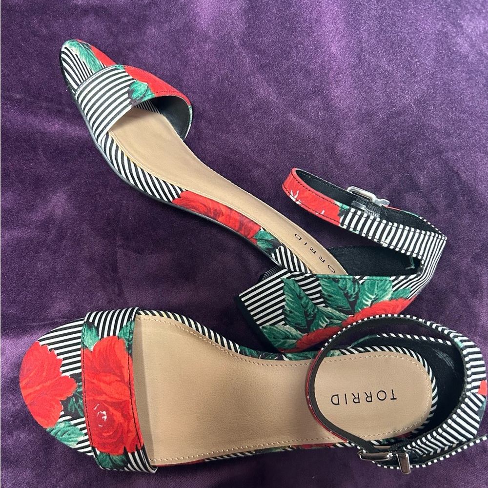 TORRID Women's Red Floral Striped Sandals